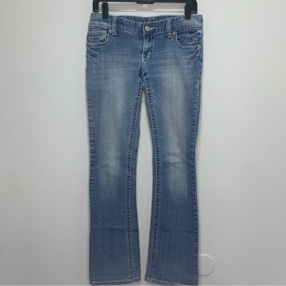 Maurice's Distressed Women's Jeans Size 1/2 Regular - Picture 1 of 8